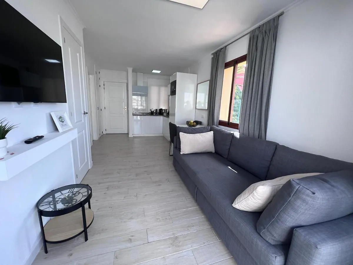 Paulmarie Apartment Ocean View In Windsor Park 아데제